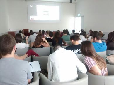 pe_jesus's tweet photo. Un saludo para todos aquellos alumnos/as que siguen el Congreso desde la Sala Arriaga #ciberpebi https://t.co/V7MZ42uEhF
