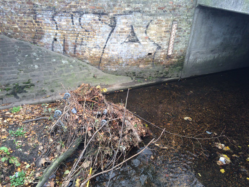 10 mths &amp; this is what we are left with by <a href="/NewLewisham/">Lewisham Gateway</a> &amp; <a href="/EnvAgency/">Environment Agency</a> is this what u approved <a href="/CllrAl/">Gabriel Ramirez</a> <a href="/kevinbonavia/">Kevin Bonavia MP</a> ?