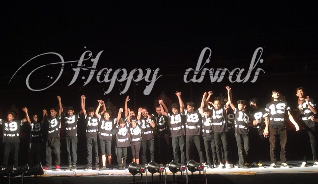 Happy diwali my friends#show#time#pic#x1x crew#🙅🏼🙋🏼🙅🏼