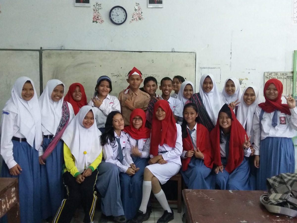 evychrysti's tweet photo. Selamat Hari Pahlawan Nasional 10 November 2015. https://t.co/0yRyZRBgHF
