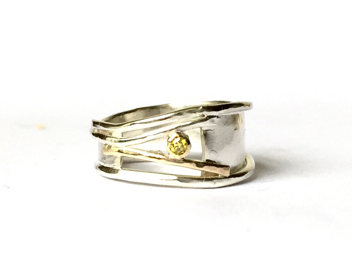 SusannaHanl's tweet photo. Want this yellow diamond ring? Send Santa to @FrannyandFiler https://t.co/yYnxbm2s7v