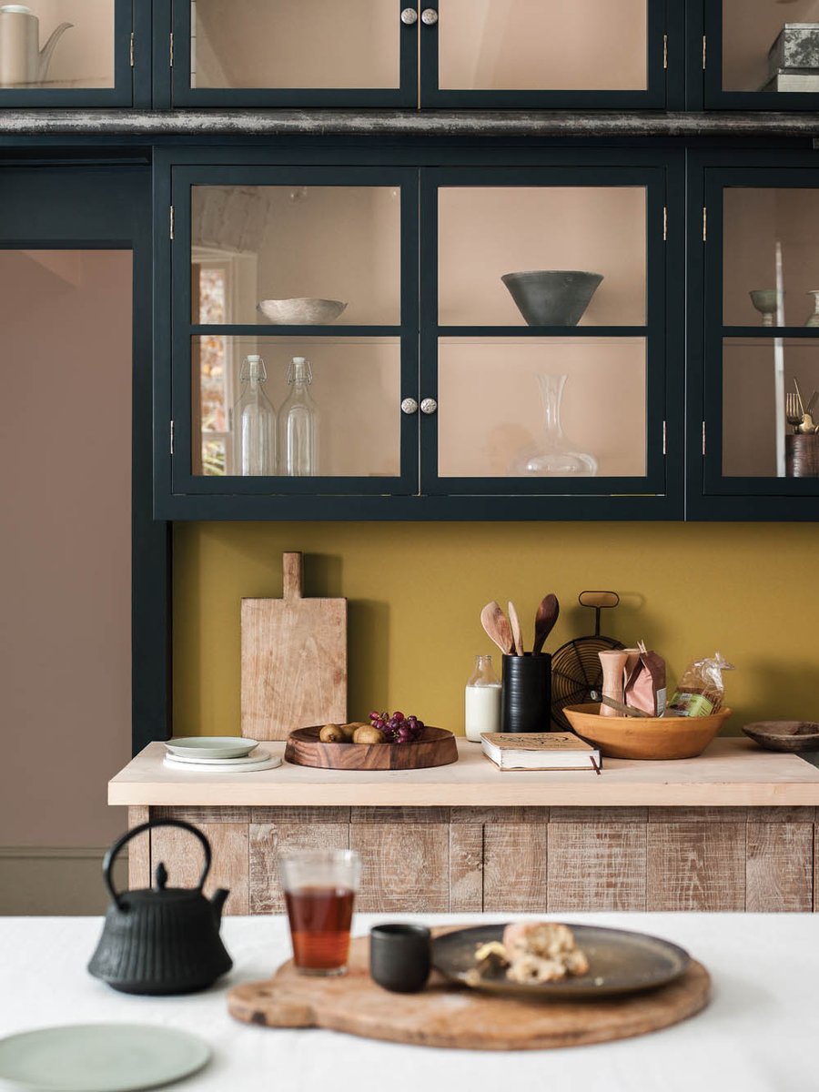designhunter_uk's tweet photo. As the leaves turn an ever deeper gold this @duluxuk shade is the perfect hue for autumn #ad https://t.co/jybhtkTAJc https://t.co/nv6y9cPEQa