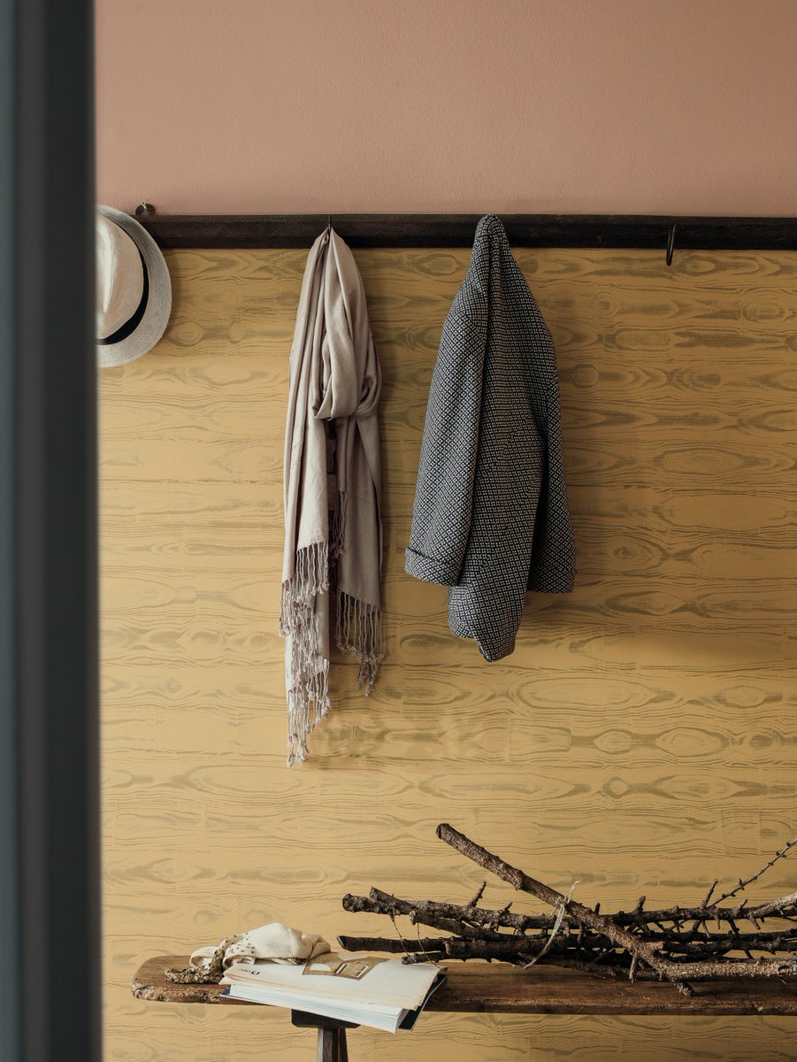 designhunter_uk's tweet photo. As the leaves turn an ever deeper gold this @duluxuk shade is the perfect hue for autumn #ad https://t.co/jybhtkTAJc https://t.co/nv6y9cPEQa