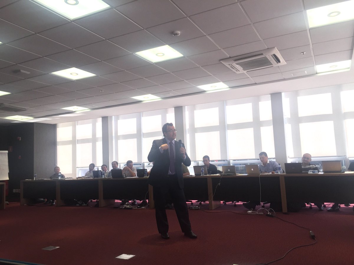 "Las más altas montañas proyectan las más profundos y sombrío valles" Prof, Marcelo Prates, MBA en Liderazgo