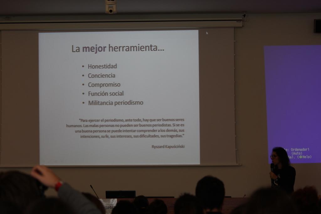 MonyCiber's tweet photo. @anaisbernal termina su charla con una lección #ciberpebi https://t.co/d9Z22DnQ9Q