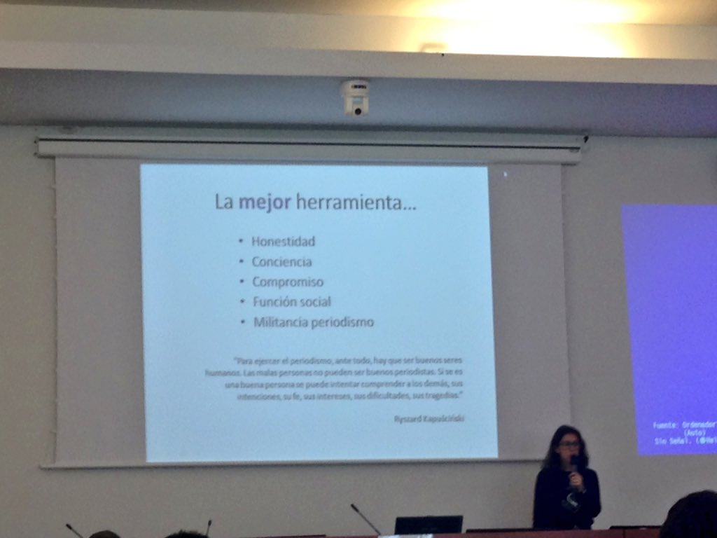 ciberperio01's tweet photo. La herramienta clave para ser un buen periodista según Ana l. Beltran #ciberpebi https://t.co/1nY1ZBZcU9