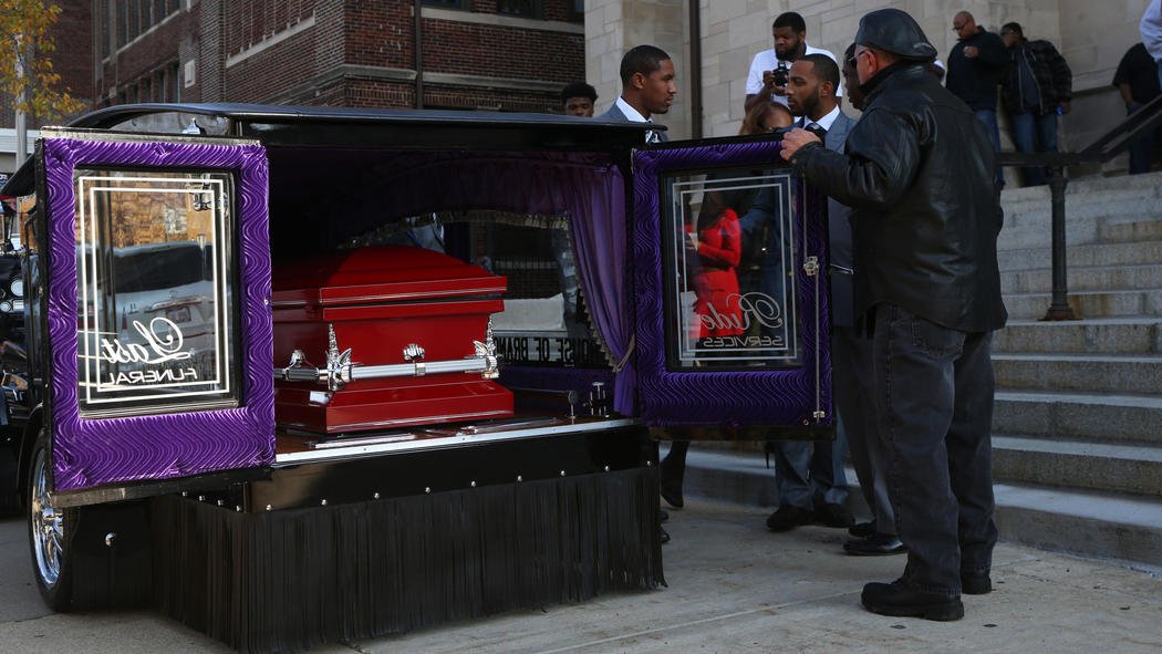 chicagotribune's tweet photo. Funeral services for Tyshawn Lee, 9, pack church: 'This casket is so small' https://t.co/ogsnjOxuId https://t.co/Gu4hNpTMgj