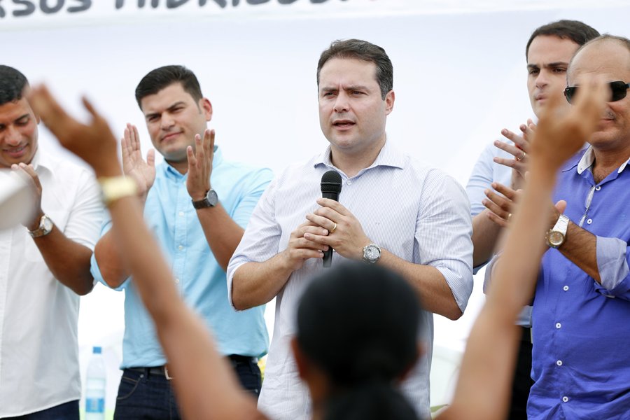RenanFilho_'s tweet photo. Estivemos no município de Feira Grande para assinar a ordem de serviço das obras. https://t.co/5crAgZ0Vm5