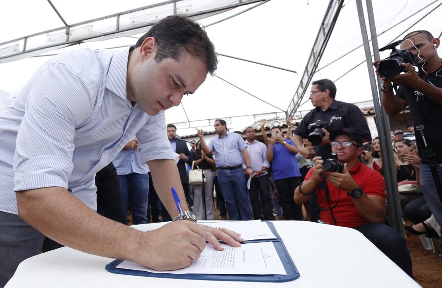 RenanFilho_'s tweet photo. Estivemos no município de Feira Grande para assinar a ordem de serviço das obras. https://t.co/5crAgZ0Vm5
