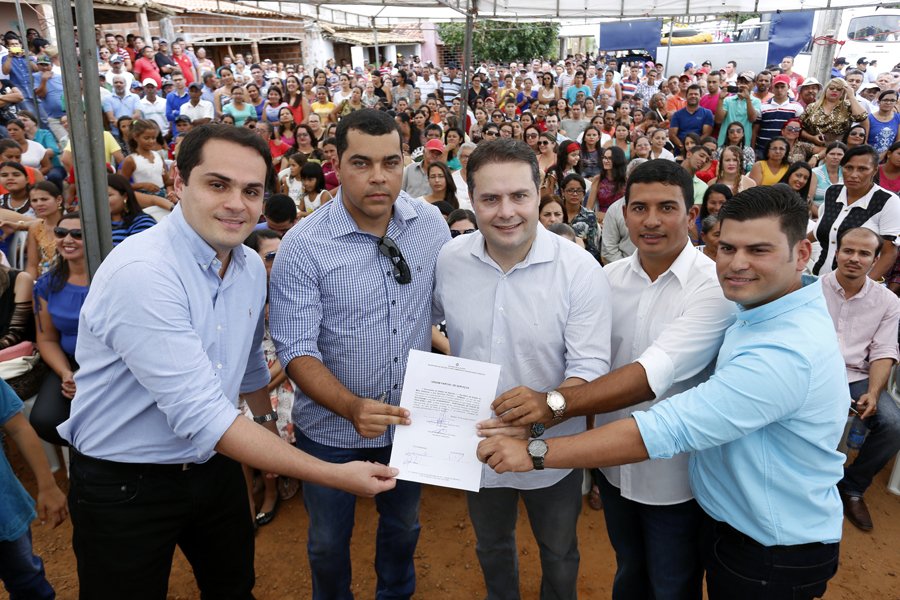 RenanFilho_'s tweet photo. Estivemos no município de Feira Grande para assinar a ordem de serviço das obras. https://t.co/5crAgZ0Vm5