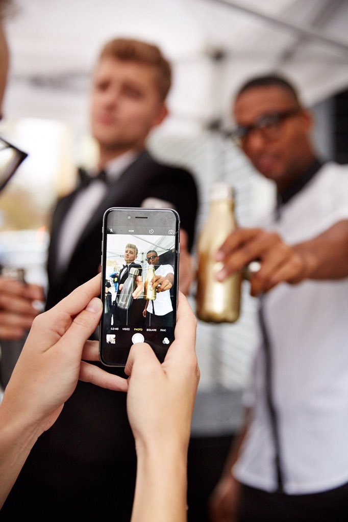 swellbottle's tweet image. Follow #swellbottle on snapchat 👻 for a #bts look at the filming of the newest #hydrationmagic film airing 12/7 🎥💦🎈