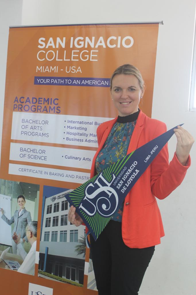 Liga Bridge Representante de San Ignacio de Loyola University con Campus en Perú y Miami  #expover #cursos #idiomas