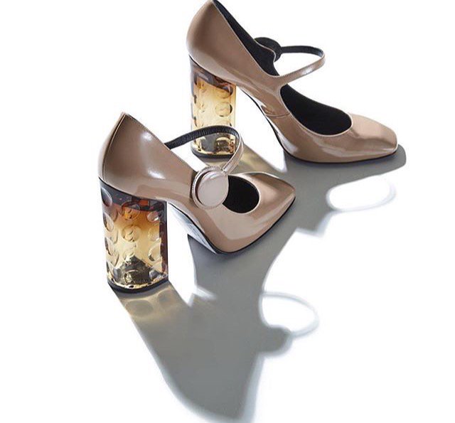 LOeil925's tweet photo. I do love a Mary Jane but few so much as these patent leather @NKirkwoodLondon ones available from @Aizel_RU https://t.co/IsTMvyCmkJ