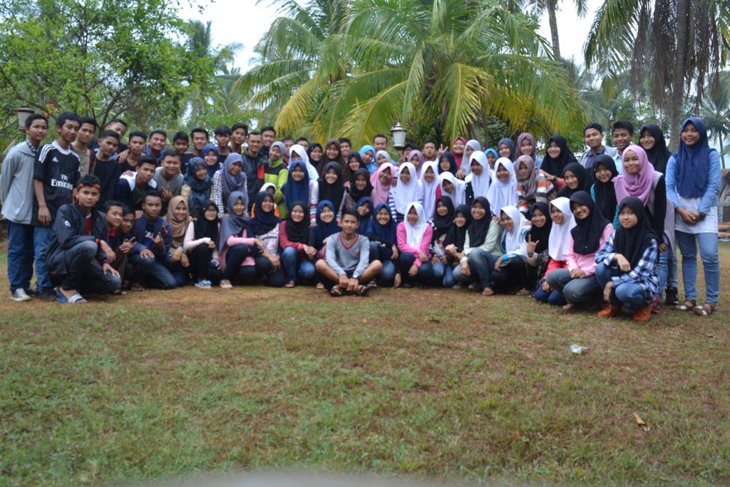 Levi25_'s tweet photo. "PAJARATAN CINTA" dan "KOTAK KAYU" @LS_Wisrawa https://t.co/h5Lq0HiWvN