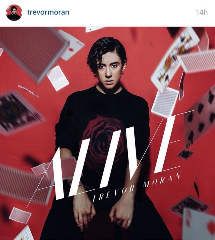 O2LArmySpain's tweet image. ALIVE es el nuevo EP de @TrevorMoran
Pre-order: 24 Nov {+nuevo single}
A la venta: 22 Enero || via IG