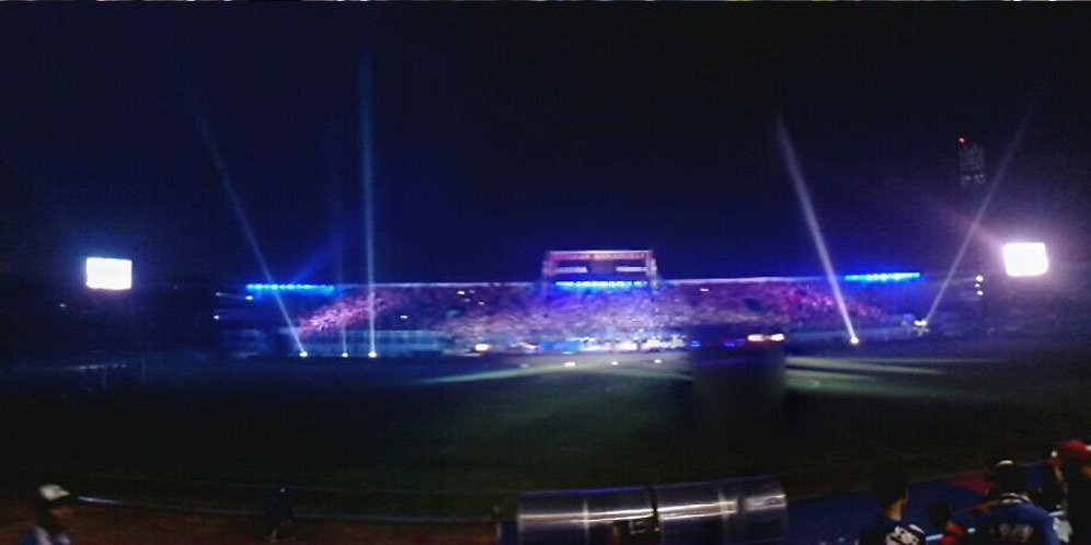Bolanet's tweet photo. https://t.co/jKAAG8CW7V - Slank Goyang Puluhan Ribu Aremania https://t.co/Scj9P3yIGd