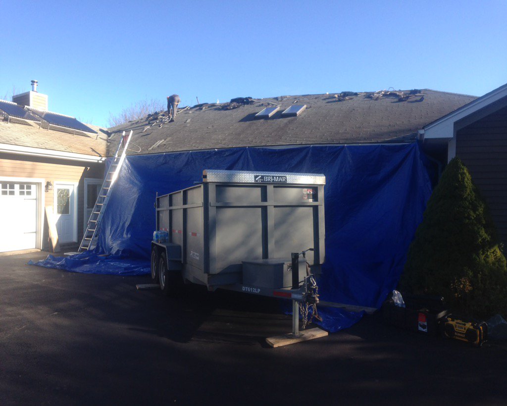 RefinedRoofing's tweet image. A Messy Job Done Proper - To Learn More About Us, Click Here ---&amp;gt; bit.ly/1LS3LfH #Clean #Roofing