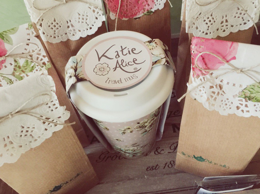 νєяσ tweet media