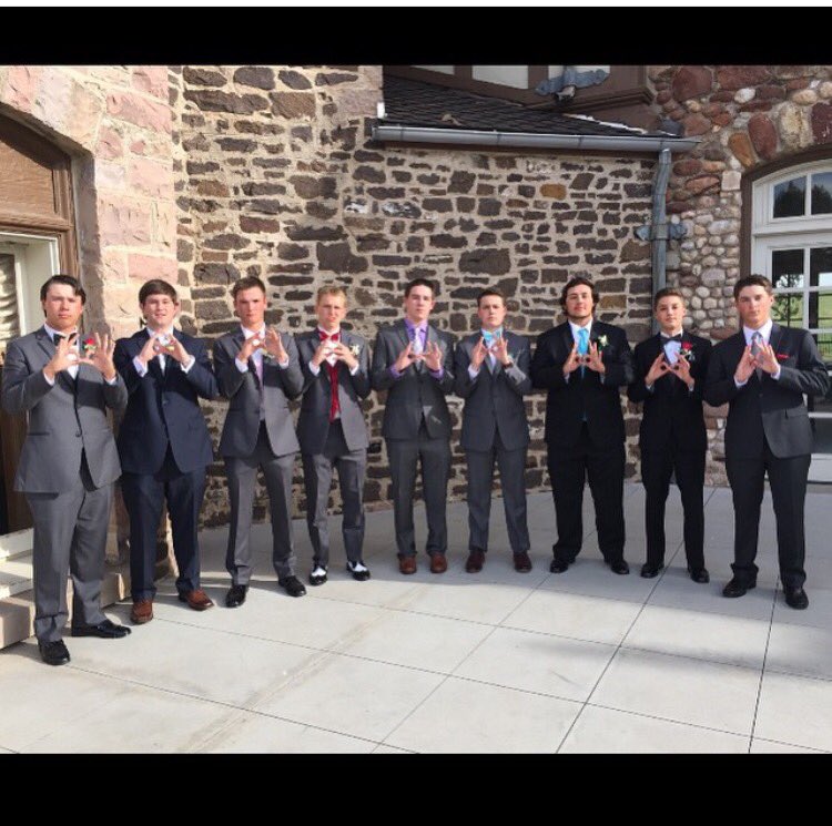 JJMueller24's tweet photo. Happy birthday to the best strength partner ever! Have a good one buddy @ChaseNoell #Troop683 #copreps https://t.co/kgATyRs6Cq