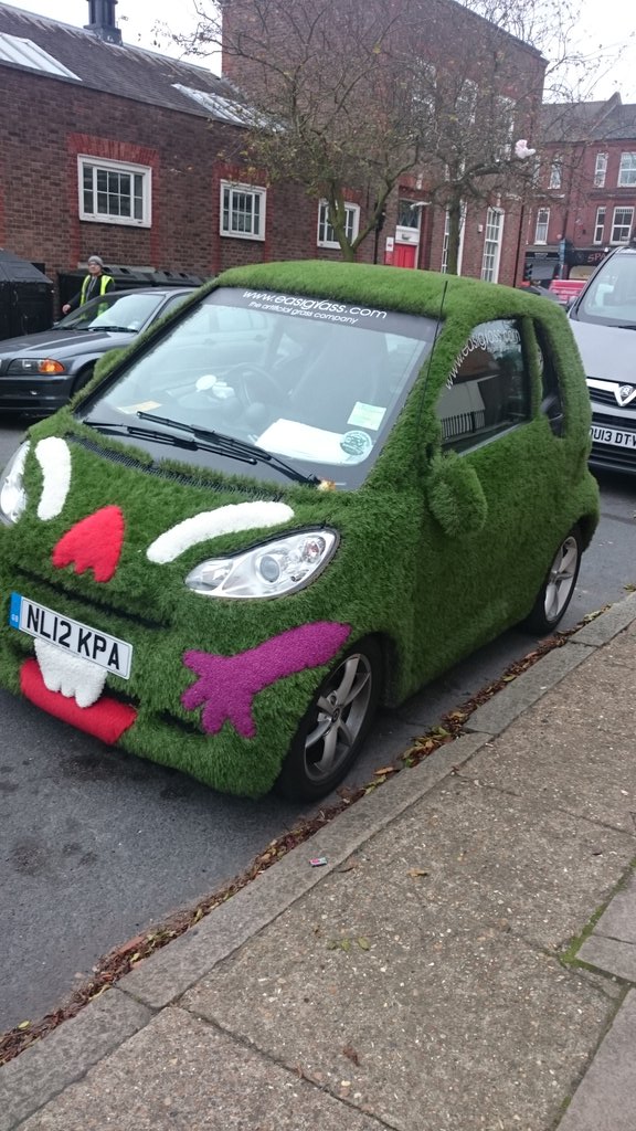 NancyScott_'s tweet photo. Spotted outside the office today.... #easygrass https://t.co/bZ54Wvys4h
