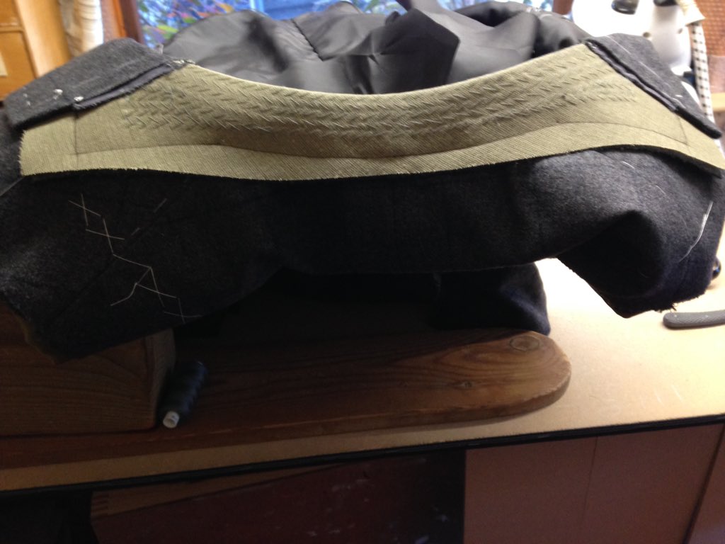 coatmaker's tweet photo. #undercollar basted on then shaped and cut #softtailoring #london #Soho #bespoke #Menswear #handmade #tailoring https://t.co/cfl8hi4ln2