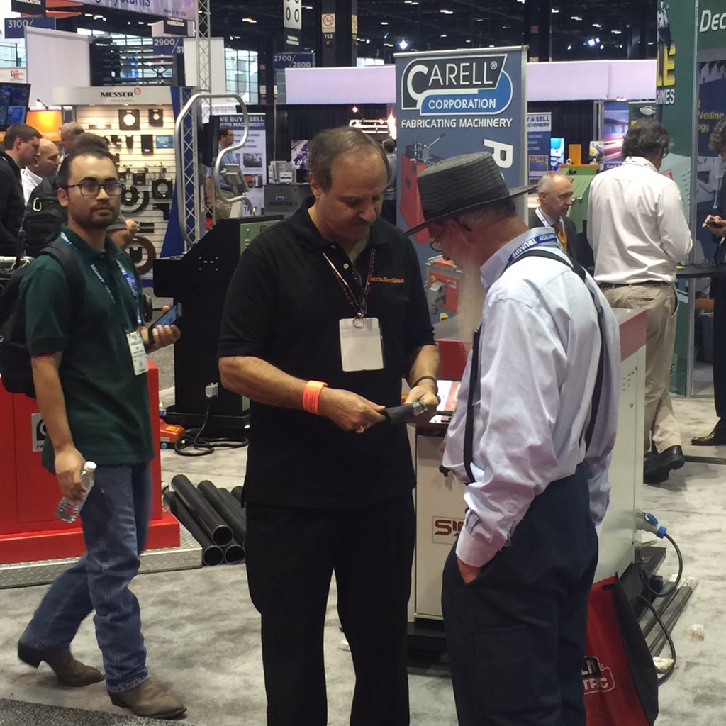 MetalRustGuard's tweet photo. #BigSid selling in the aisles today! Come see us at booth S4020 and get free luggage tags! #FABTECH2015 @FabtechExpo https://t.co/vBNyzgEar2