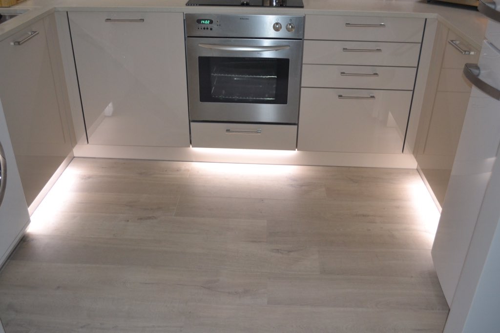 ourowndesigns's tweet photo. Apartment in @QuickStepFloors #laminate #quickstepimpressive #IM1861 by @Installerbyron @installersteve2 https://t.co/IopIYu5tdx