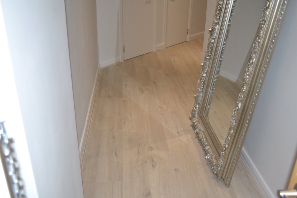 hickmanflooring's tweet photo. Apartment in @QuickStepFloors #quickstepimpressive #IM1861 by myself and  @Installerbyron  #lovemyquickstep https://t.co/jizV7w0z3k