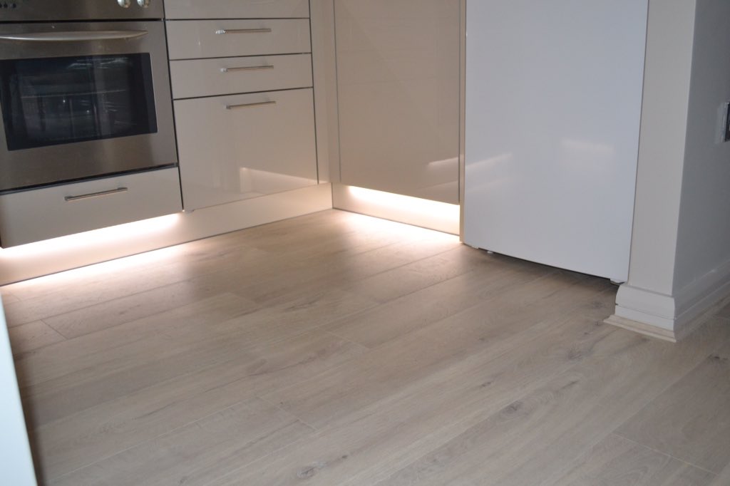 Installerbyron's tweet photo. Apartment in #laminate @QuickStepFloors #impressiveIM1861 laid by myself and @installersteve2 #lovemyquickstep https://t.co/cCGLL4ky2s
