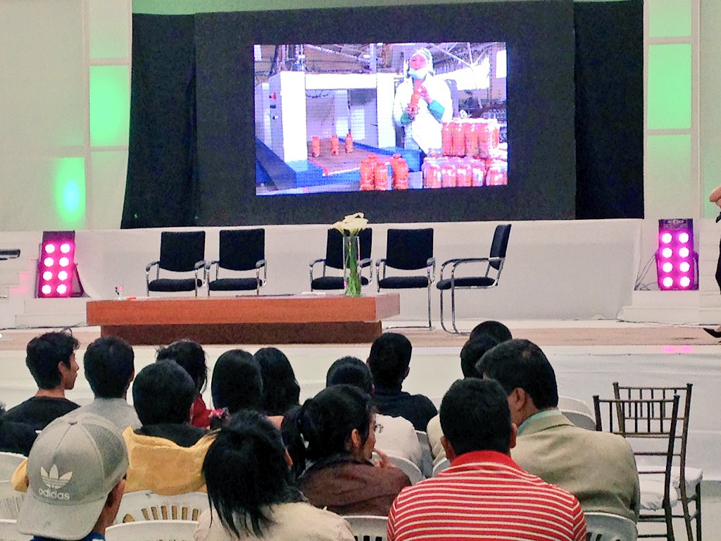 prendho's tweet photo. Se realiza lanzamiento reto de emprendimiento "Challenge Loja 2015" por parte de equipo #prendho #LojaInnova https://t.co/snSmYf2hQf