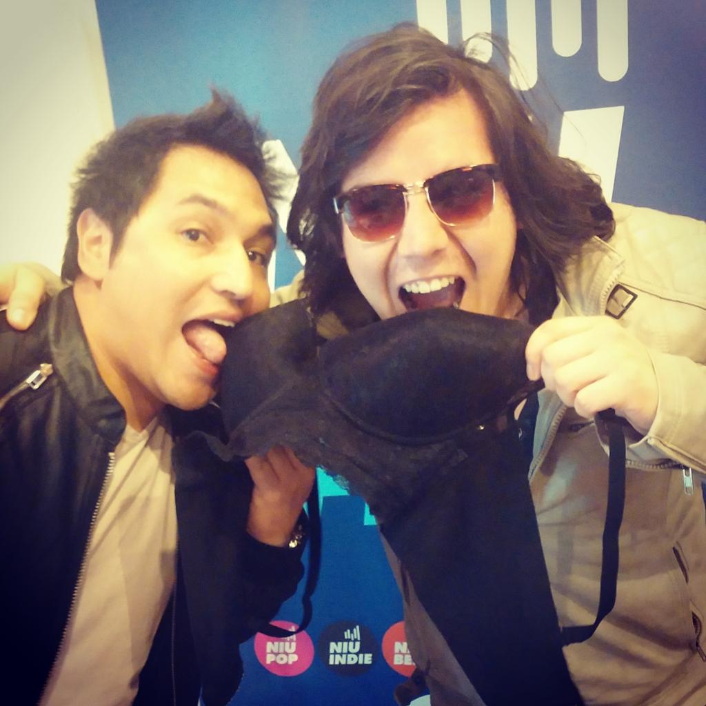 bruffinelli's tweet photo. Es @sangredetoroSDT en #PushUpDeToro en @NiuRadio https://t.co/59cgWrbDnv