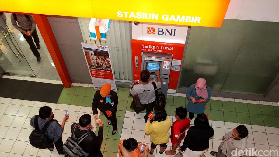 detikcom's tweet photo. Soal Insiden Salah Transfer Rp 5,1 M ke Nasabah, Begini Penjelasan BNI https://t.co/u9TmOXRp1l https://t.co/ZJRtjj5uu4