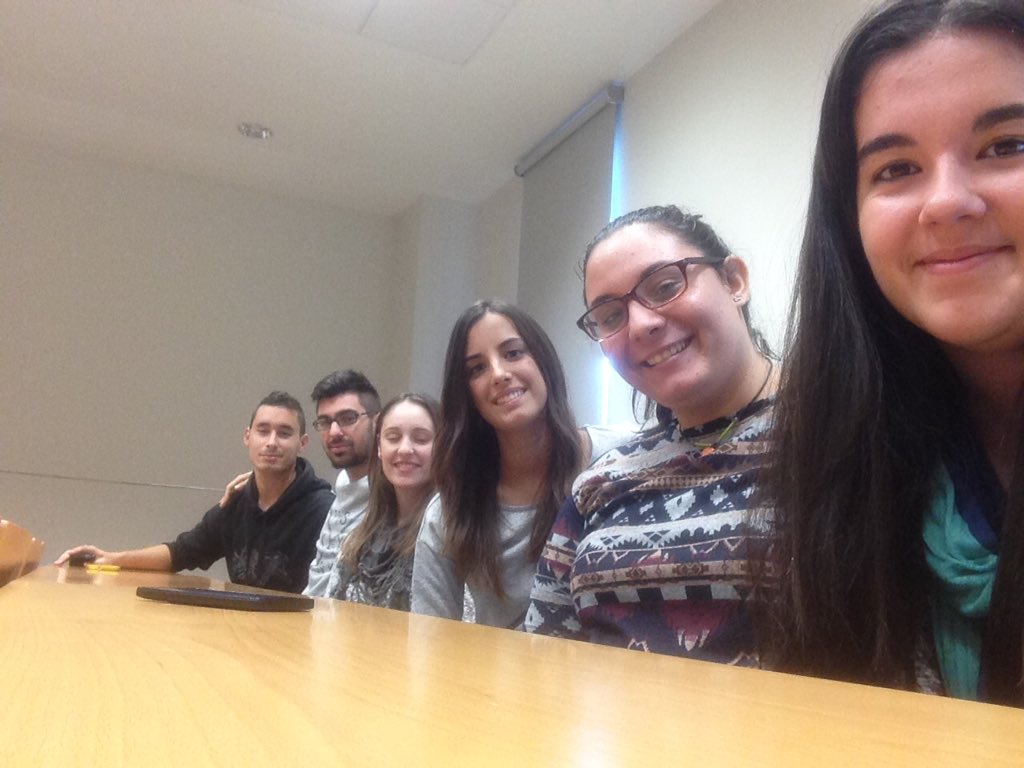 MBegarrasgas's tweet photo. Hoy en la conferencia de @cccesssarrr Aprendiendo cosas muy interesantes para nuestro futuro #cesarbonamagisteriouv https://t.co/zDqwuRmn5j