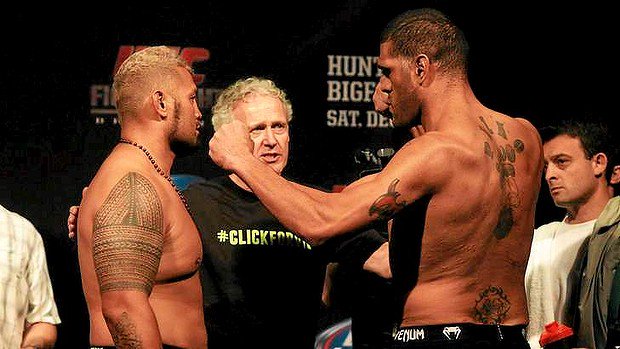 StrikeScoreMMA's tweet photo. Can Hunt vs. Bigfoot II live up to their first fight? #UFC #UFC193 #MMA https://t.co/liGEGghtoj https://t.co/LLORCYwlZE