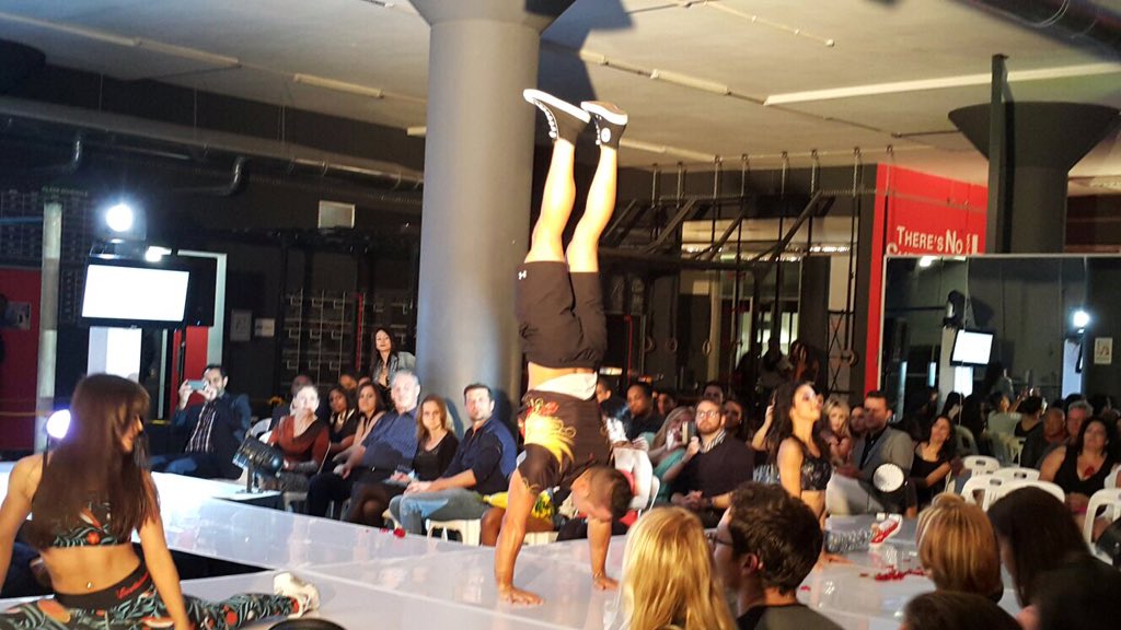 FitWebbPT's tweet photo. Nailed my #handstand @360_ST #360ffs https://t.co/gVoU4yNchS