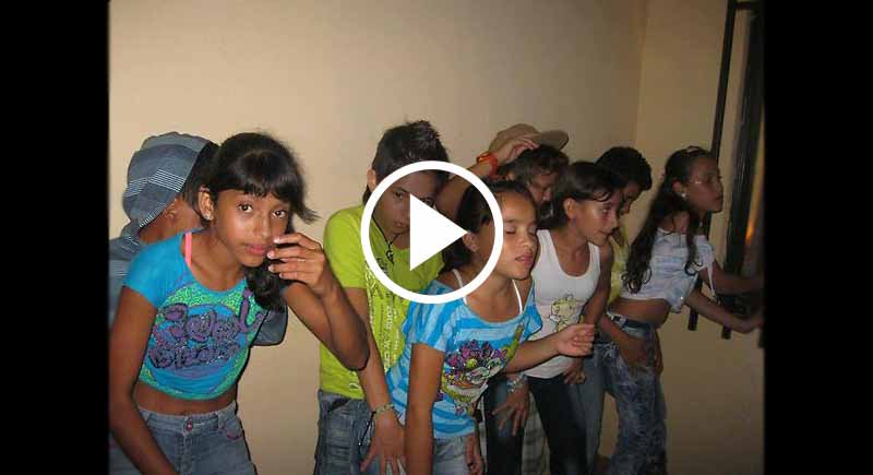 VIDEO:Niños practican PERREO INTENSO desde temprana edad para poder ingresa...