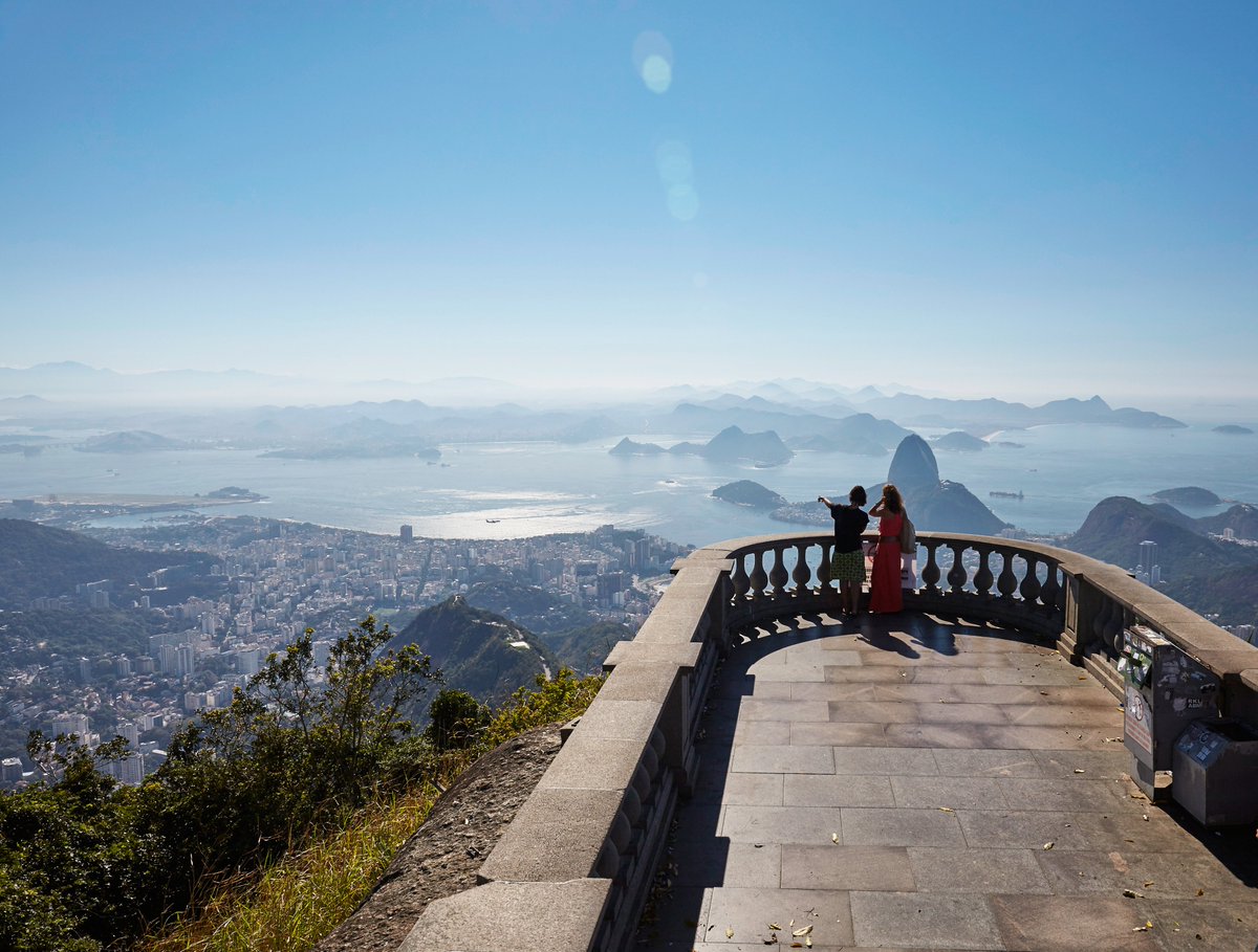 The Corcovado Hill give us a spetacular view from Rio. Right, <a href="/AllWonders/">All Amazing Wonders</a>?  bit.ly/1Q5BkSg ©portobaytrade