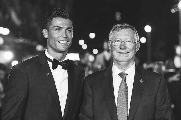 FootballFunnys's tweet photo. Old friends reunited.. #RonaldoFilm https://t.co/KPzyBjDVEB