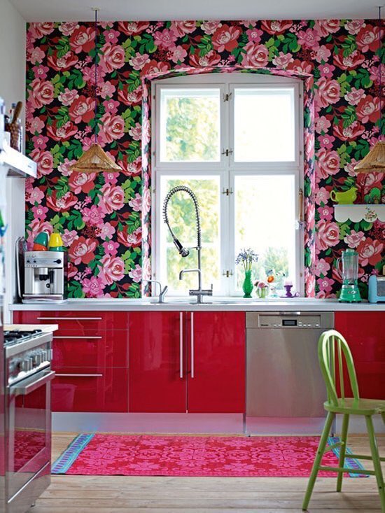 IndieInteriors's tweet photo. Add a pop of floral to your kitchen to make a bright statement👍🏽 https://t.co/5qh3JoEF8H