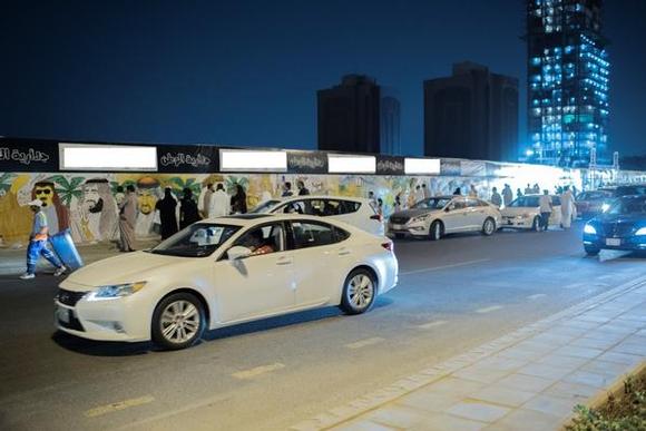 "#جدارية_الوطن" .. أكبر لوحة جدارية في العالم على #كورنيش_جده 
okaz.com.sa/24x7/articles/…
#عكاظ