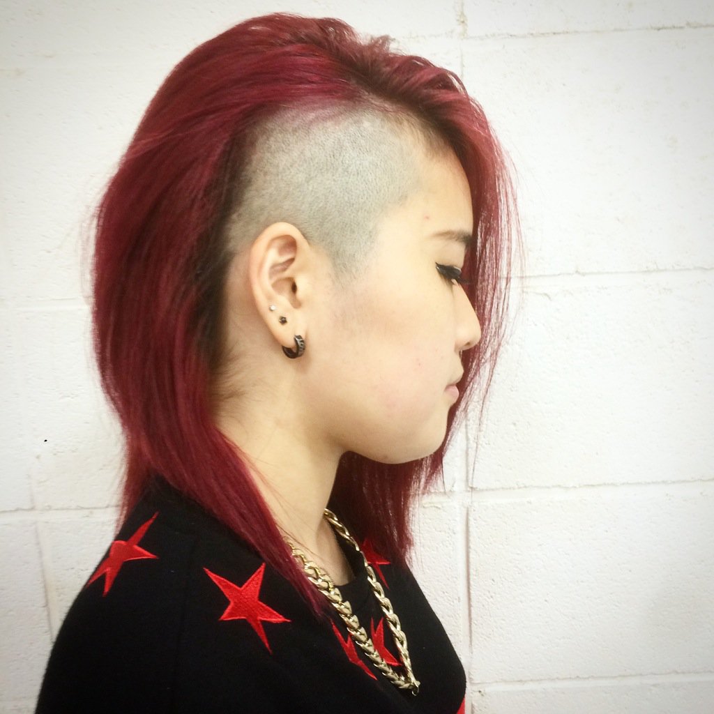 川畑晋也 原宿 美容師 ハイトーンヘアー アバンギャルドな刈り上げレッド Bigbangのライブいくみたいでおもいっきり刈り上げたg Dragonヘアー G Dragon Bigbang アシンメトリー お洒落さんと繋がりたい 拡散希望 いいなと思ったらrt T Co