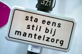 AmarisZorggroep's tweet photo. Tijdens de aftrap van #Hetgooileeft @gemeentenaarden, speciale aandacht voor alle mantelzorgers! #waardevol #DVDM15 https://t.co/2j99nKCNnq
