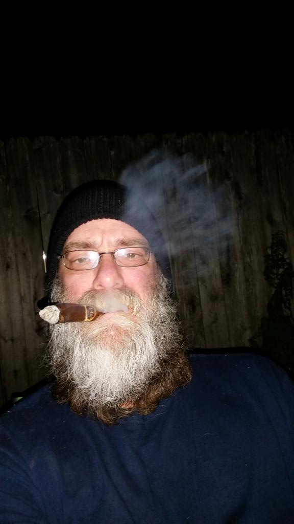 kbmedic911's tweet photo. Dinah, ha ha! #wizardbeard @945thebuzz https://t.co/Rh7kcbNtlm