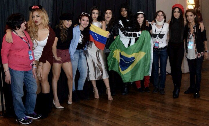 Vnzlawith5h's tweet image. Ayer finalizo el #EuropeanReflectionTour pero Venezuela se hizo sentir en Paris @Sonymusicvzla