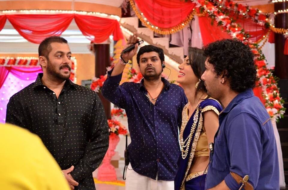inshaammu's tweet photo. @BeingSalmanKhan @sonamakapoor #ReliveFamilyValuesWithPRDP #RoyalPRDPin2Days https://t.co/OeBsMkNET8