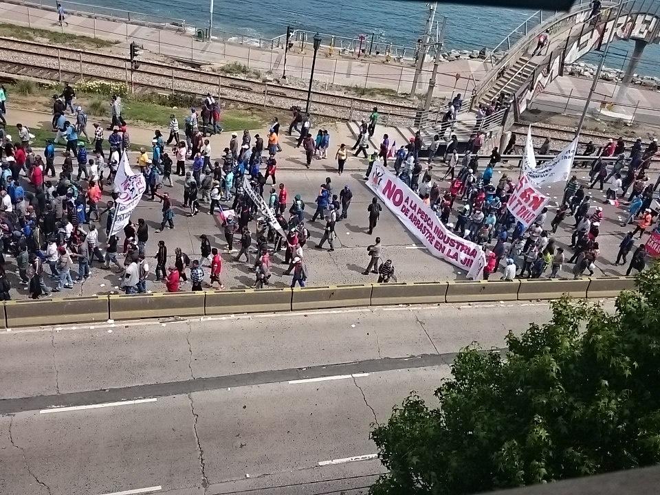 chanxo643's tweet photo. Pescadores en av. España https://t.co/ZW9RrieEuJ
