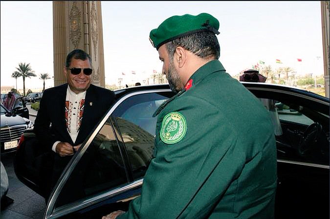 LaVenezolanaREV's tweet photo. Detalle actividades presidente @MashiRafael en visita #ArabiaSaudita ➡ https://t.co/KsyUmvtIzL #ASPA 

#CumbreASPA https://t.co/FLwodYywXm