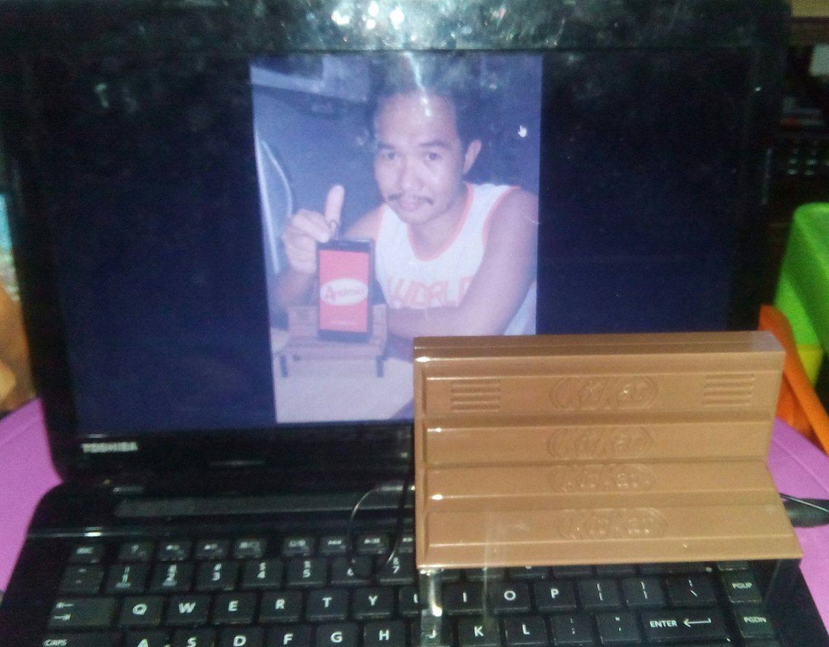 JunBirGat's tweet photo. #mybreak #myminibreak I love #KITKATBench speaker bcoz I love listening music while surfing and chatting @kitkat_ph https://t.co/PhIME4zfKW