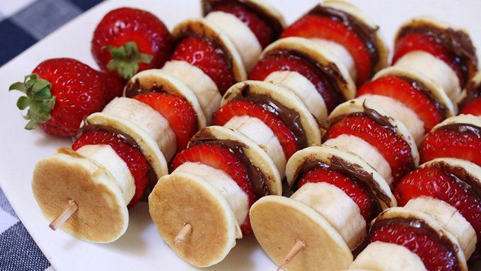 FoodSeIfie's tweet photo. Strawberry Nutella Banana Pancake Kabobs! https://t.co/tE2PlqgyOL