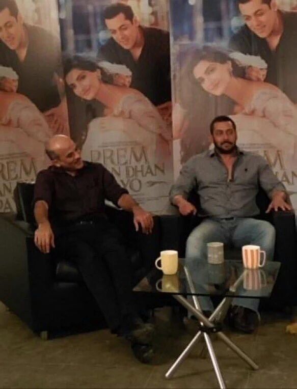 inshaammu's tweet photo. @BeingSalmanKhan @sonamakapoor #ReliveFamilyValuesWithPRDP #RoyalPRDPin2Days https://t.co/lgbwNUe2zy